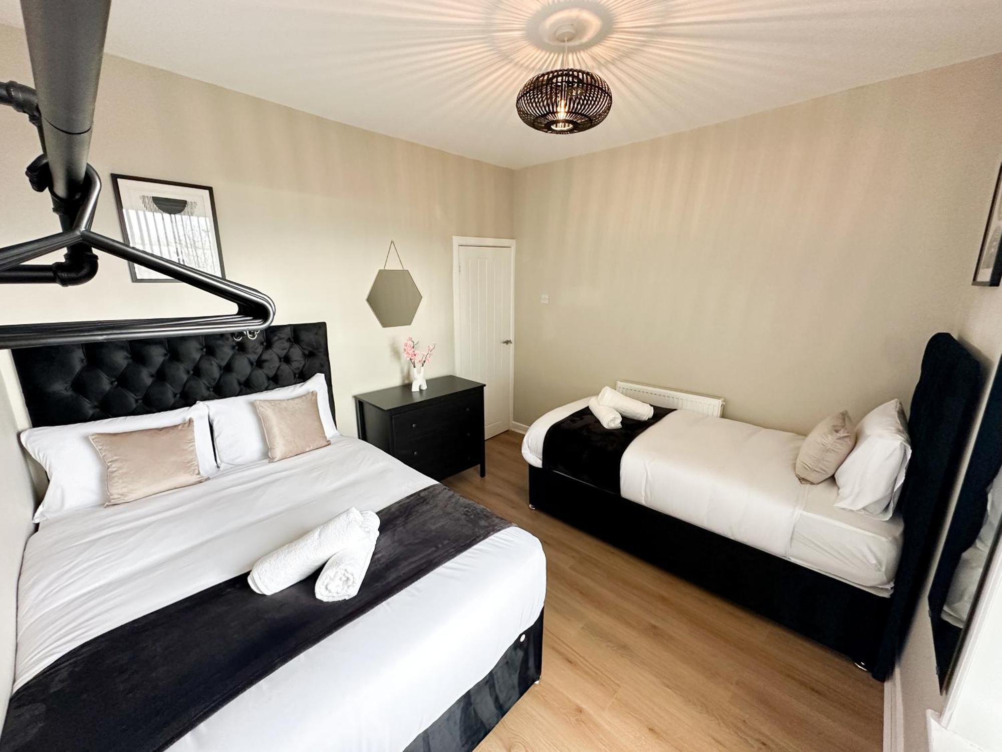 2 Bedroom House 10 Mins To City Centre & Albert Dock Liverpool Buitenkant foto